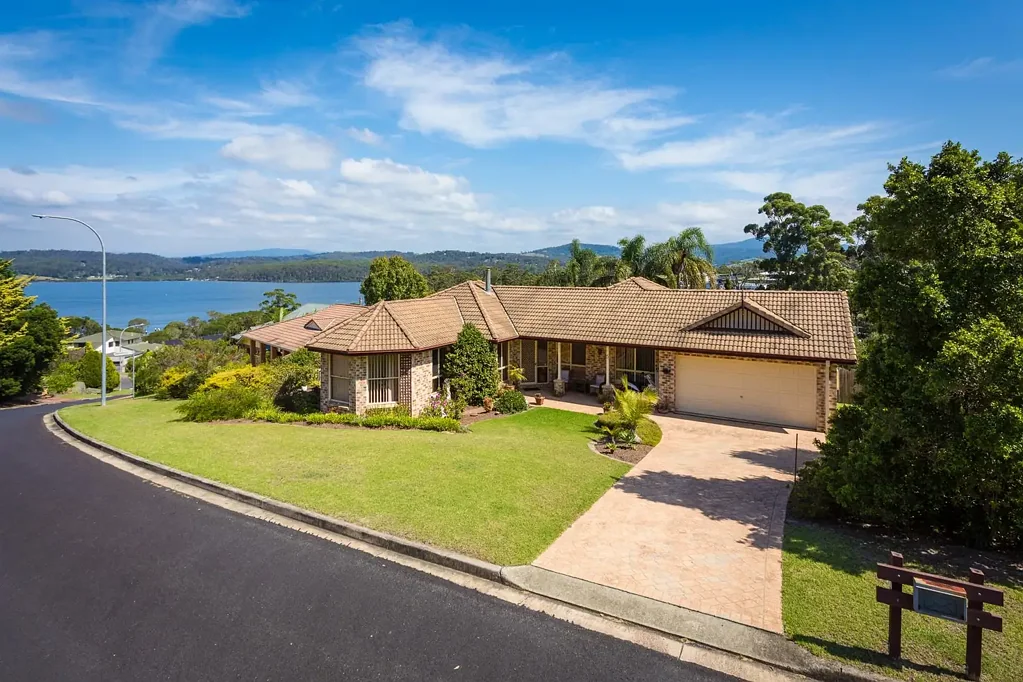 Merimbula 3Habitaciones Lakeside Living at Its Best