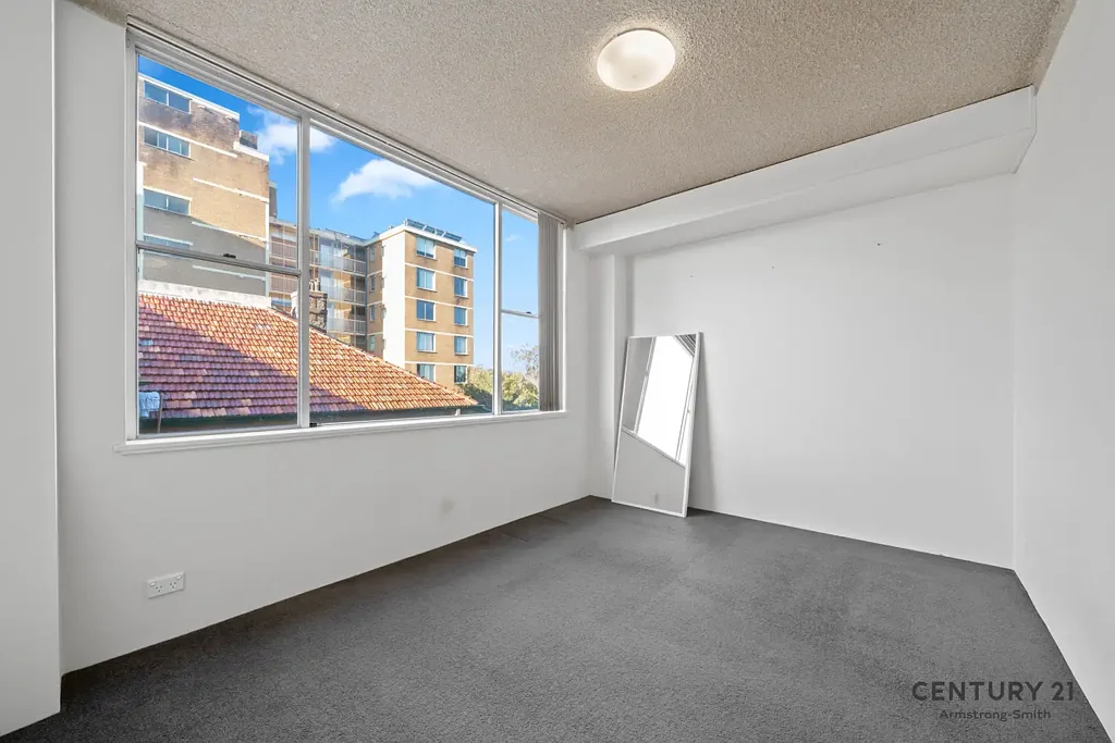 Studio Apartment In Prime Location With Parking And Communal Rooftop
