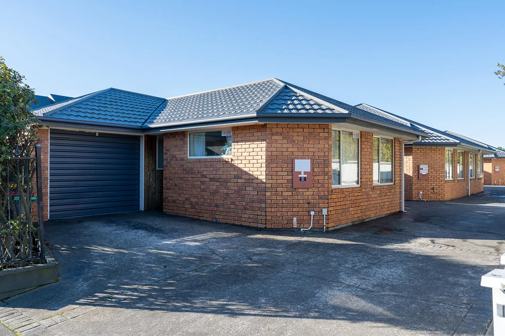 Riccarton 10 Slaapkamer Five Freehold Flats, One Outstanding Opportunity