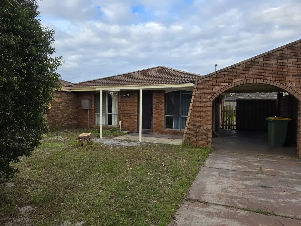 Self contained 2 bed unit in Willetton