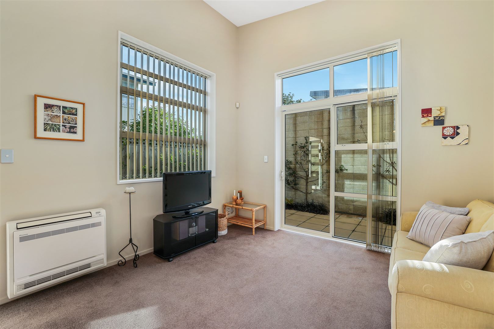 2/43 Main Road, Redcliffs, Christchurch, 2 Bedrooms, 1 Bathrooms