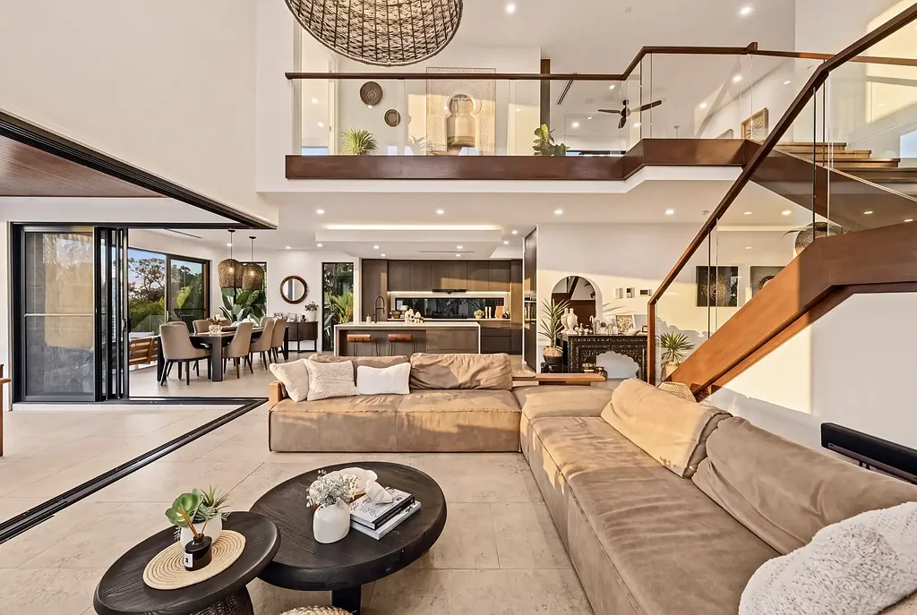 Helensvale 5 Bedroom A Private Waterfront Haven Designed for Family Living & Entertaining