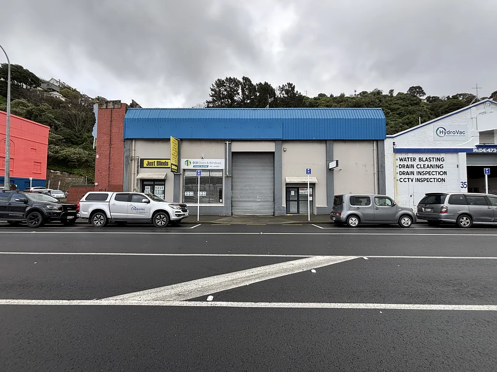 Thorndon 300 sqm Warehouse – Minutes from the CBD