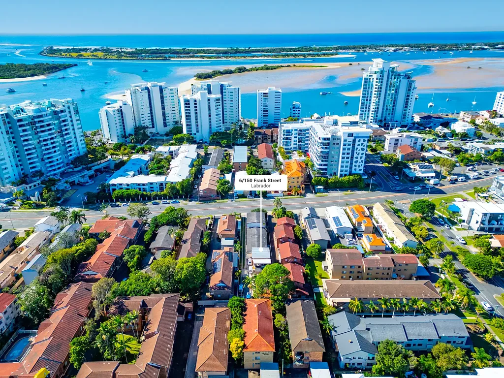 Labrador 2 Bedroom Astute investors take note ! !!! APARTMENT PAIR !!!!