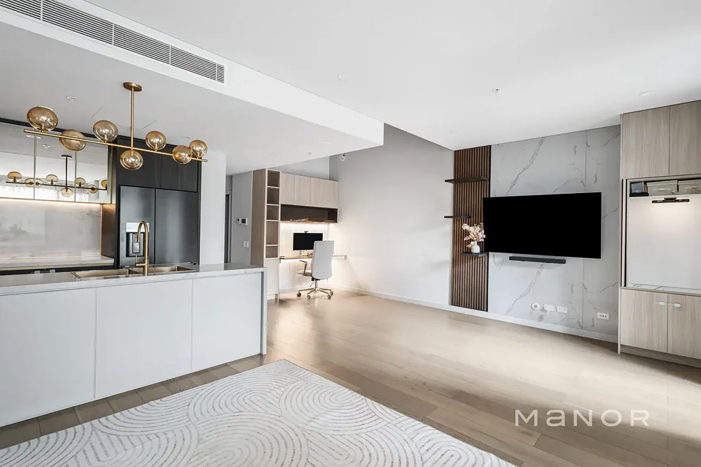 Modern Castle Hill Living with Work-From-Home Space
