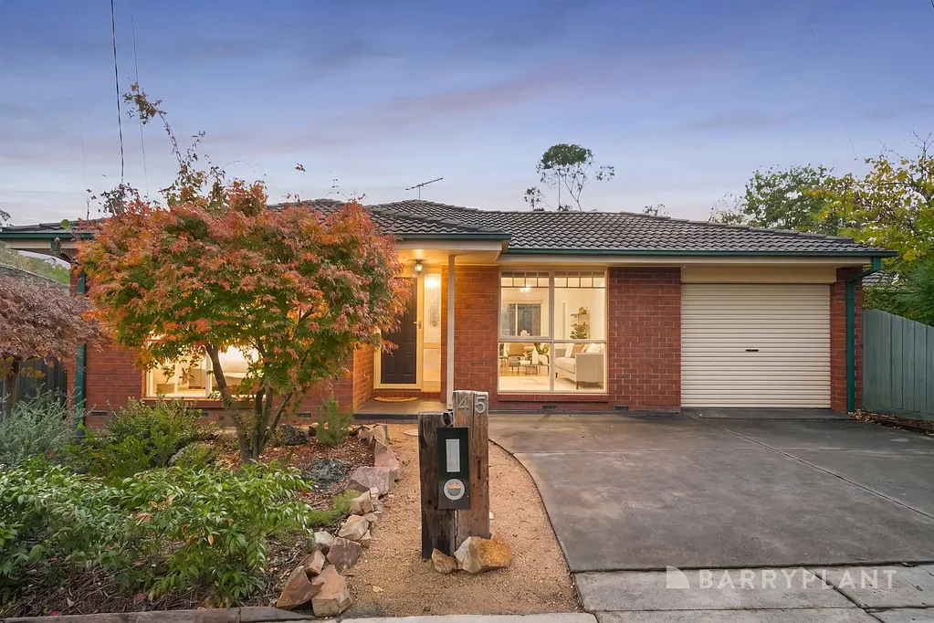 Kilsyth 2Moenga * FINAL OFFERS MONDAY 15TH JUNE AT 12PM *