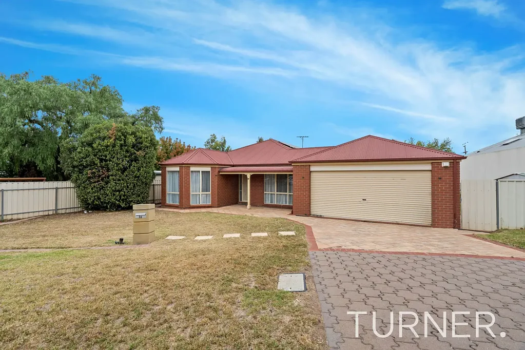 Lovely 4-bedroom family home