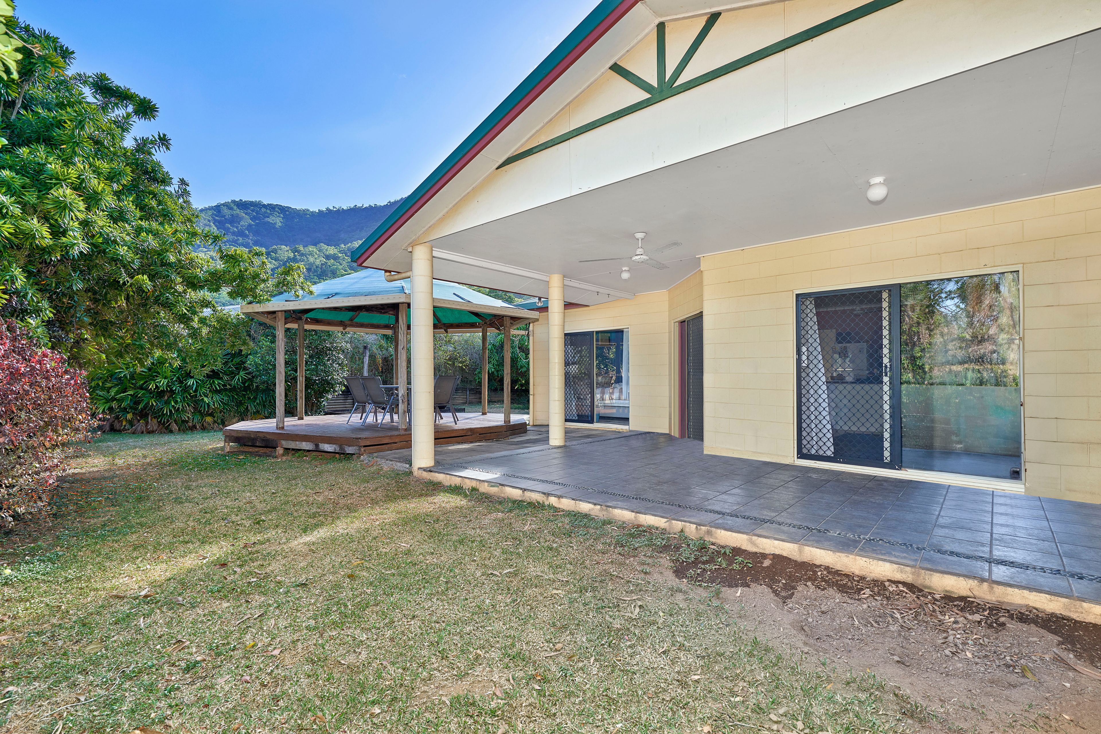 95 JUNGARA RD, REDLYNCH QLD 4870, 0 rūma, 0 rūma horoi, House