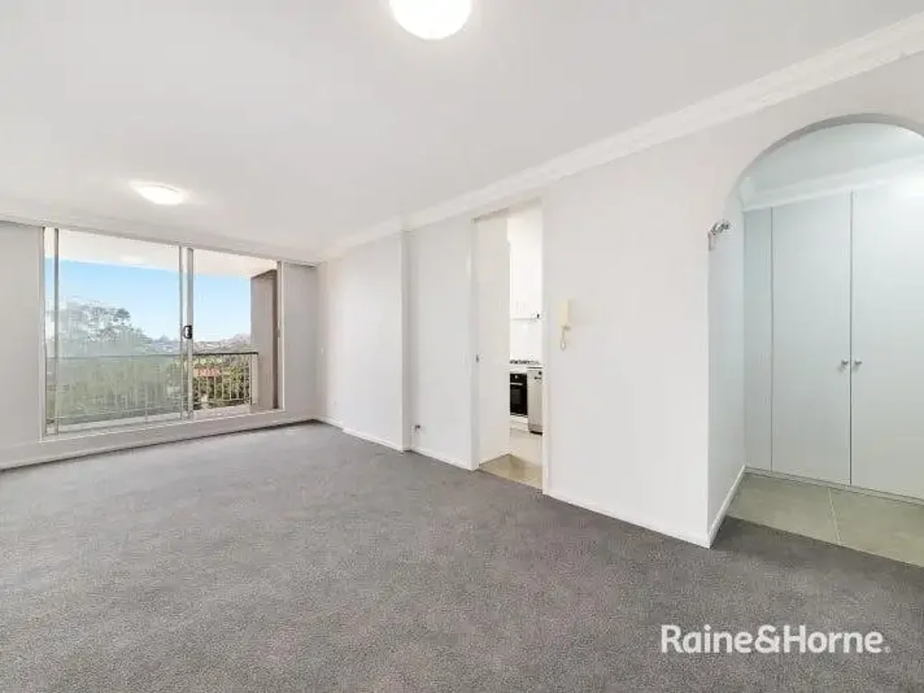 TWO BEDROOM WITH DISTRICT AND CITY VIEWS