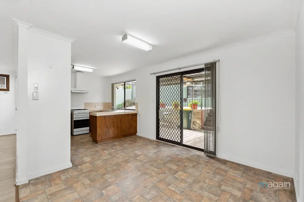 Family home with studio/rumpus/bedroom 4