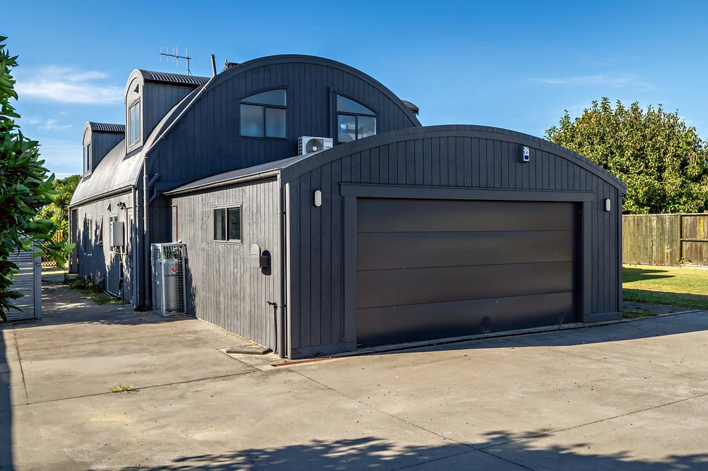 Opotiki and Surrounds 4Kwarto Supersized Family Living