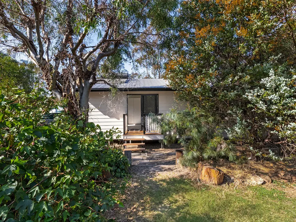 18 Challenge Avenue, Kensington Grove, QLD 4341