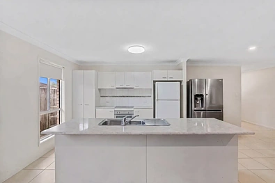 16 Saltram Avenue, Holmview, QLD 4207, 4房, 2浴, House