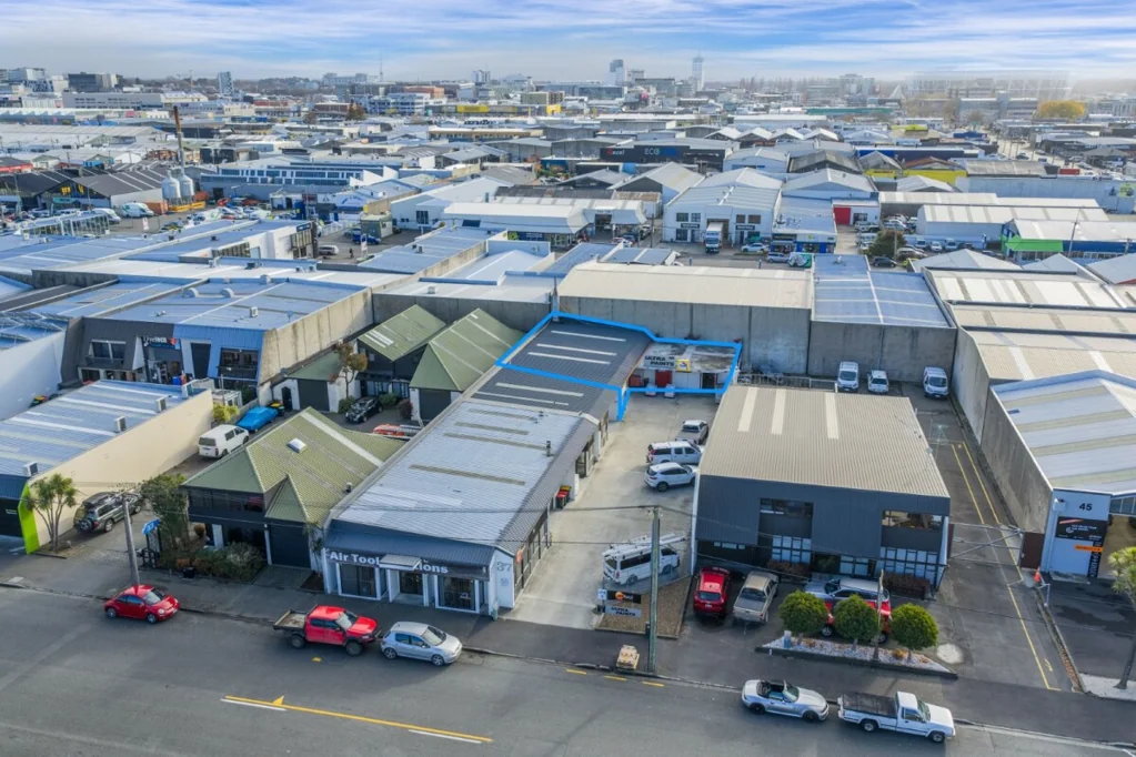 Sydenham Sydenham Industrial Warehouse – Occupy or Invest!
