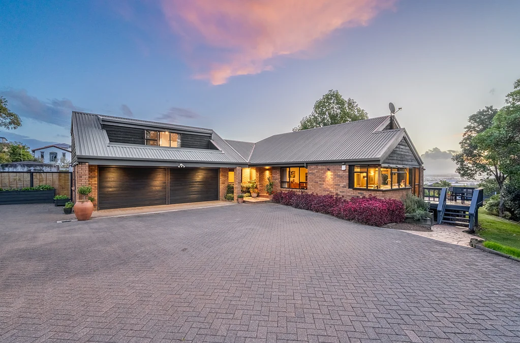 East Tamaki Heights 4ਬੈੱਡਰੂਮ Where town meets country
