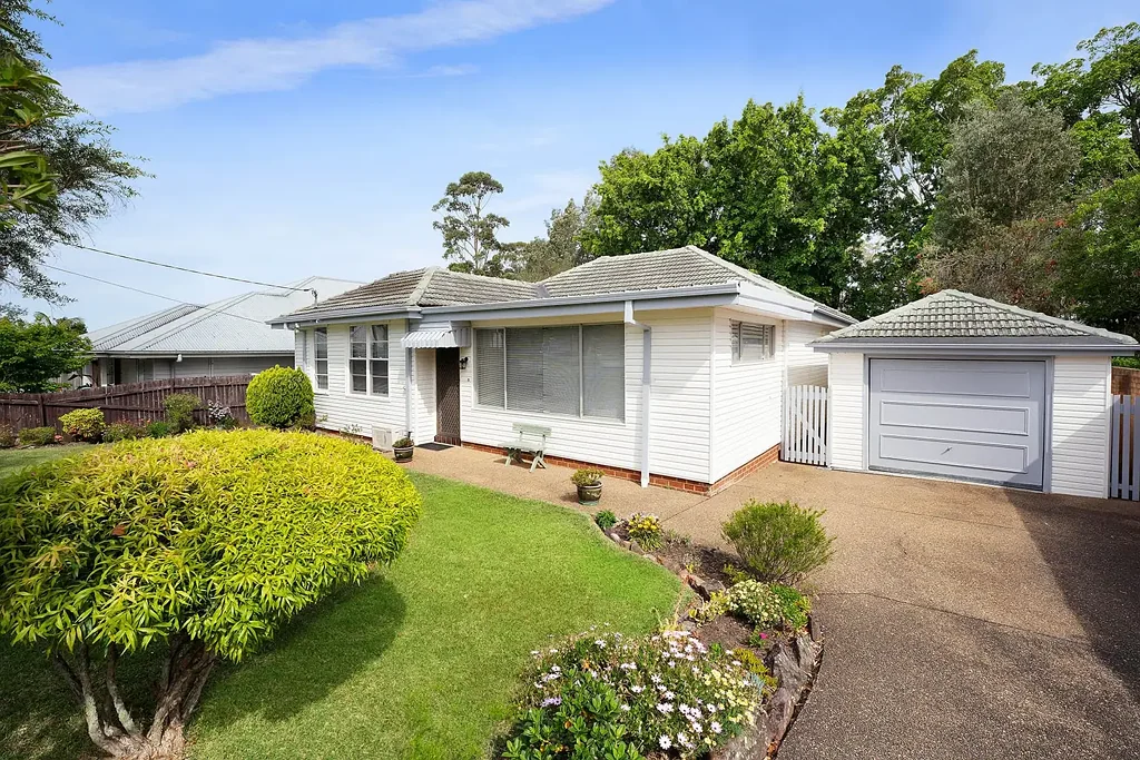 5 Lurnea Cres, Forestville, NSW 2087