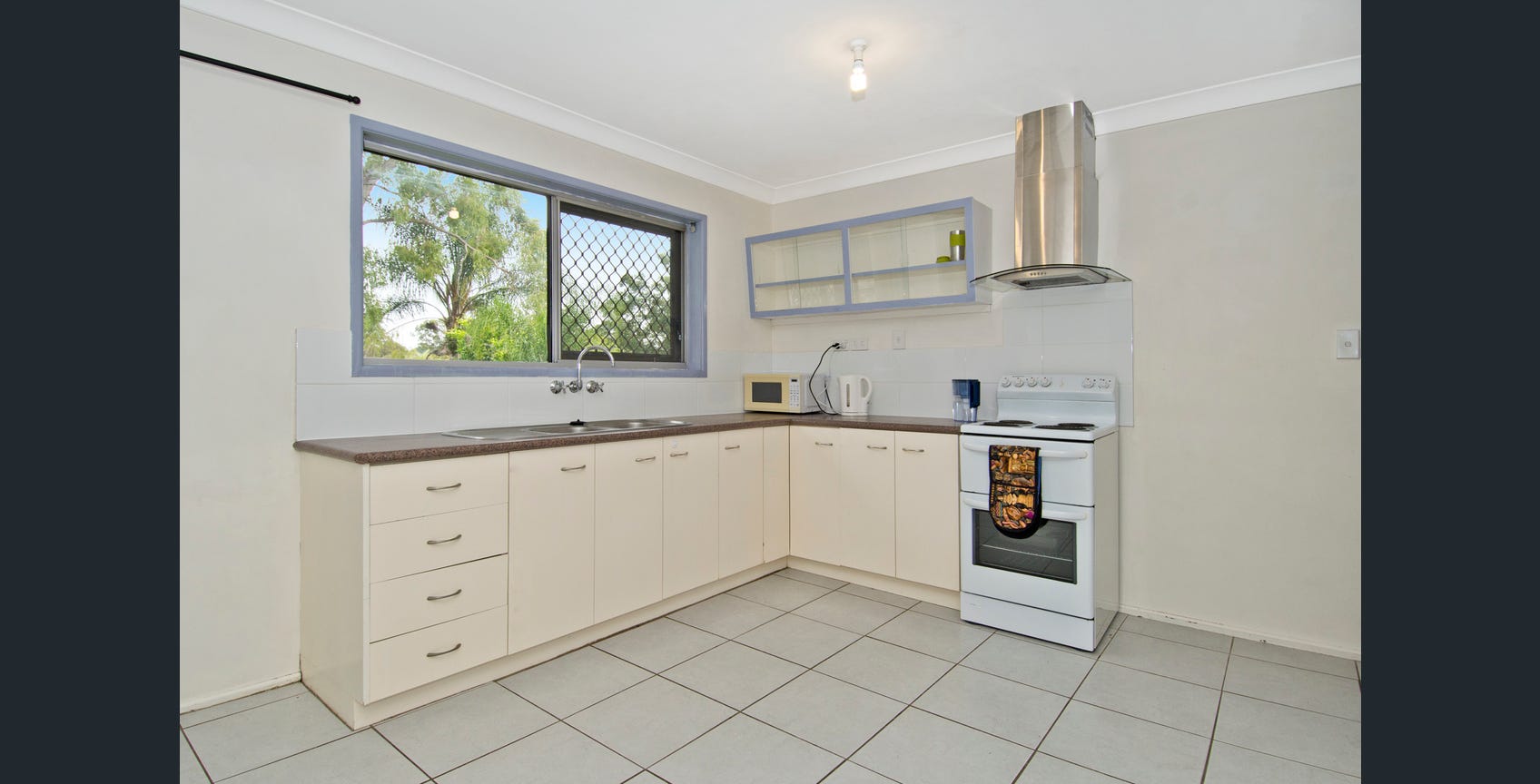 18 MEADOW CR, BEENLEIGH QLD 4207, 0 habitaciones, 0 baños, House