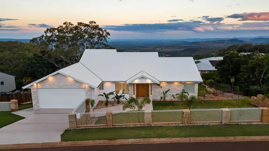 10 Robertson Crescent, Prince Henry Heights, QLD 4350