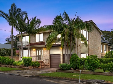 Berkeley Vale 4ਬੈੱਡਰੂਮ Lakeside Corner Block!