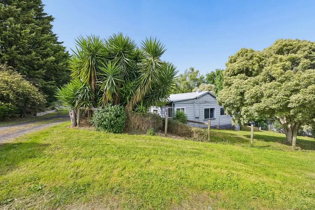 Woori Yallock 4कमरा An acre of dreams & a fixer upper