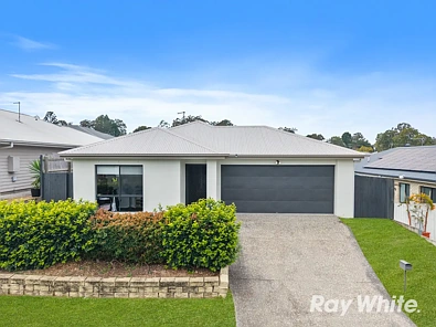 Redbank 4chambre Modern Family Living on 420m² - Built in 2021 & Move-In Ready