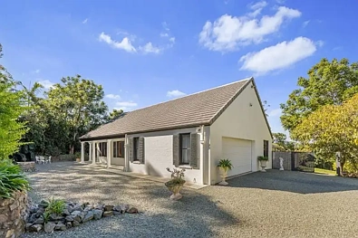 Tamborine Mountain 3 Bedroom Unique Private Estate in a Premier Location with Development Potential