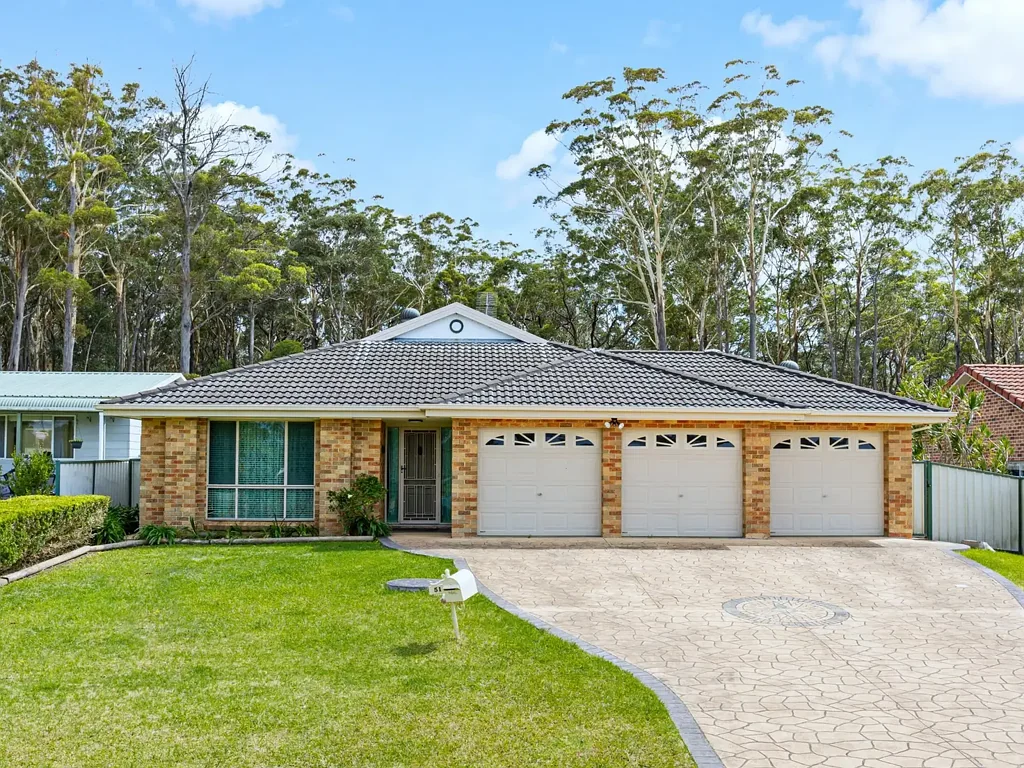 Callala Bay 4房  Large Home, Land & Shed