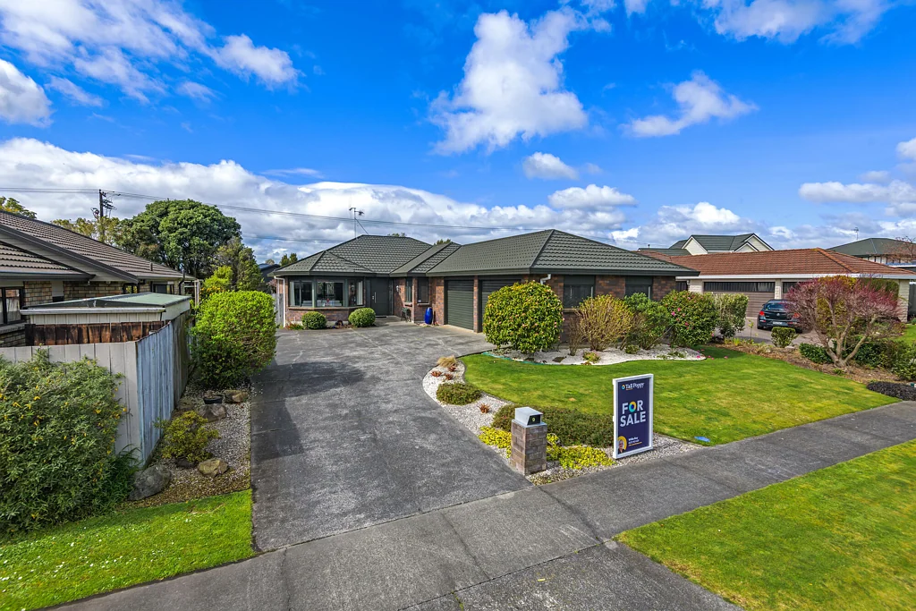 Kelvin Grove 4침실 Immaculate, Spacious & Family Ready!!