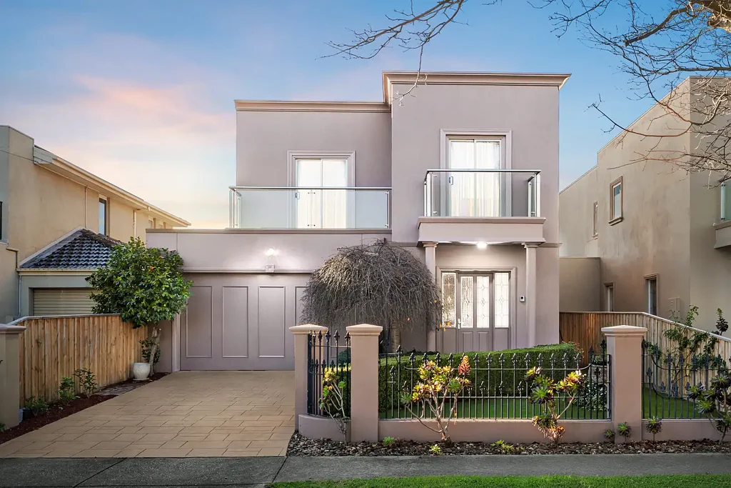 Doncaster East 5 Slaapkamer Spacious Family Living in the East Doncaster Secondary Zone