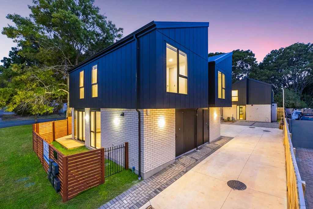 Pakuranga Heights 3chambre CCC & Title Issued, Move In & Enjoy Parkside L...
