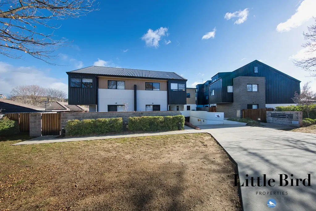 Contemporary Townhouse Living in the Heart of Dickson