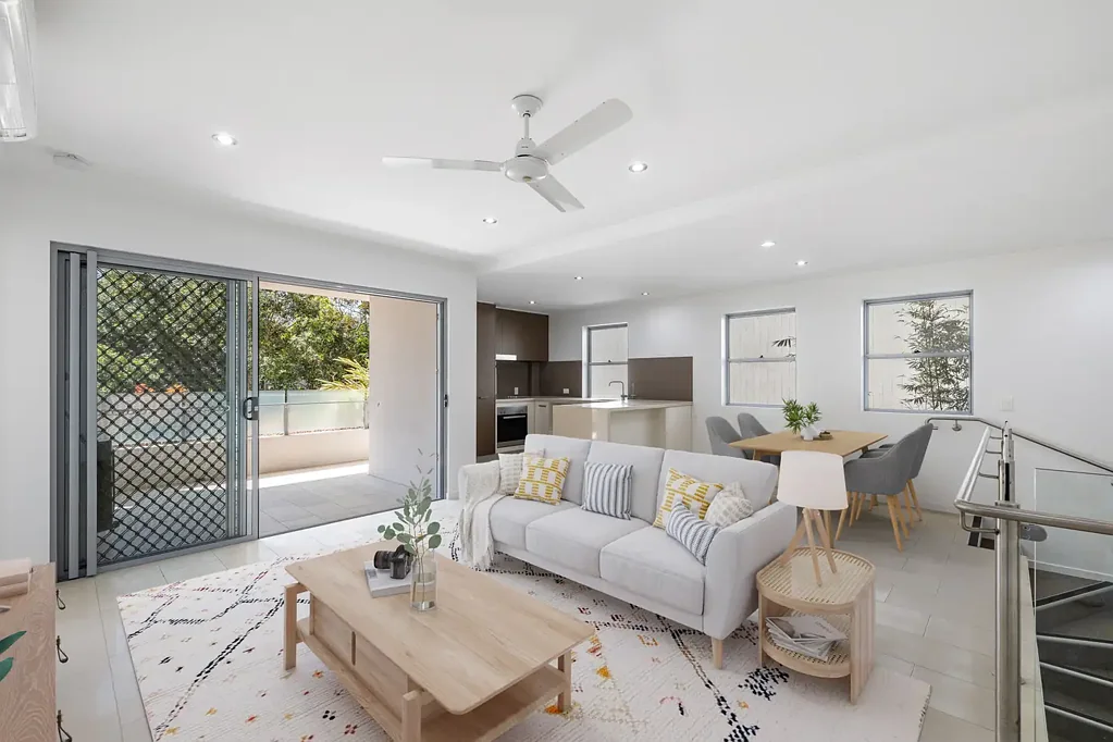 Freshly Updated Riverside Apartment – Unbeatable Location & Lifestyle