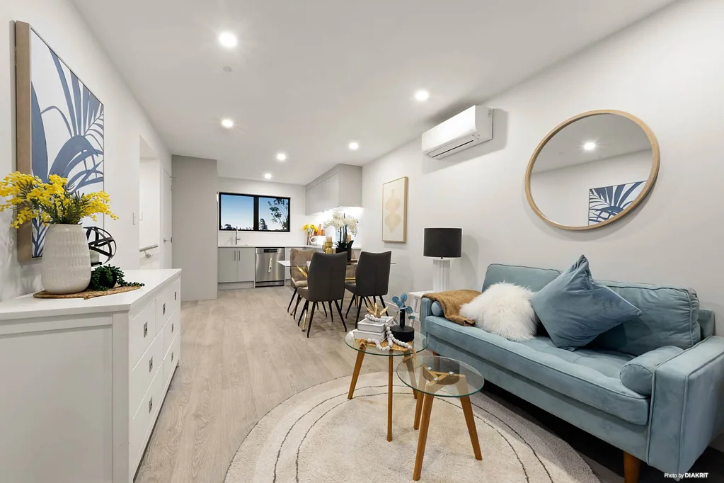 2/13 Crosby Road, West Harbour, Waitakere City, Auckland