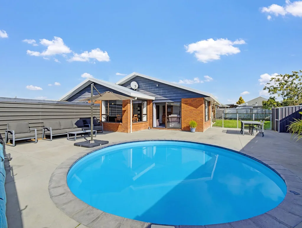 Netherby 4ਬੈੱਡਰੂਮ Family home with impressive garaging