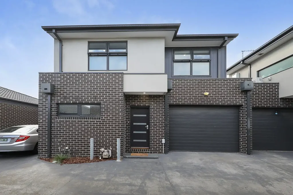 Glenroy 2कमरा Sophisticated Living & Perfect Location: The Ultimate Glenroy Townhouse