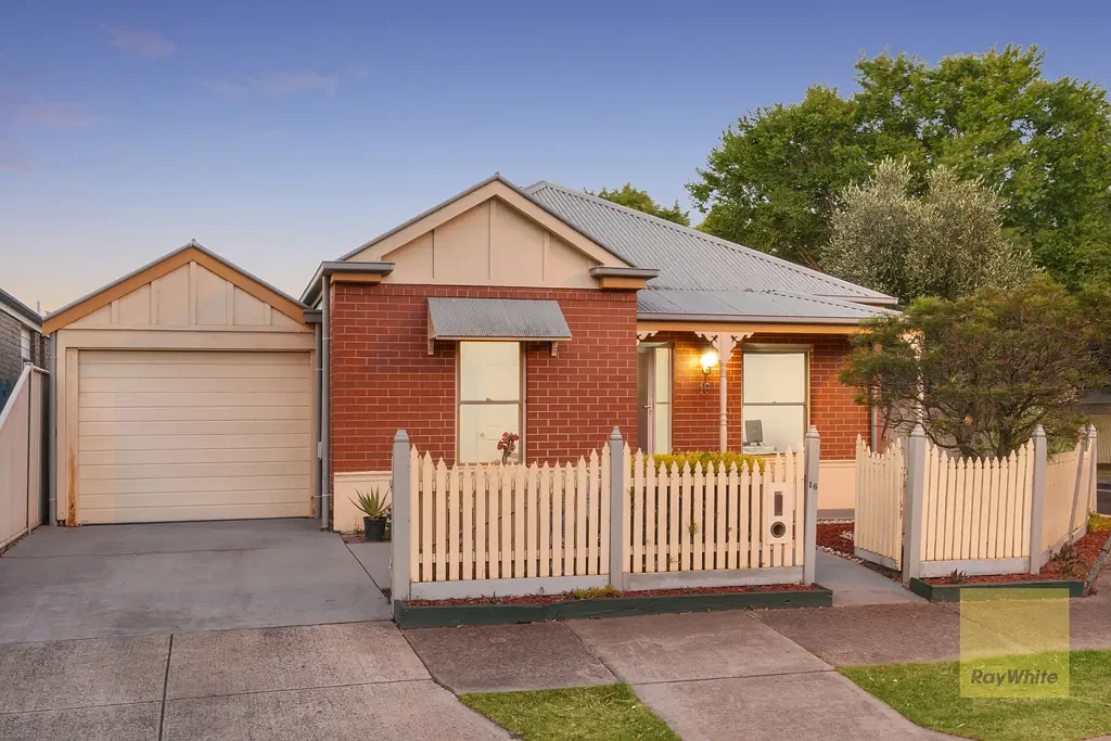 16 Squires Court, Caroline Springs, VIC 3023