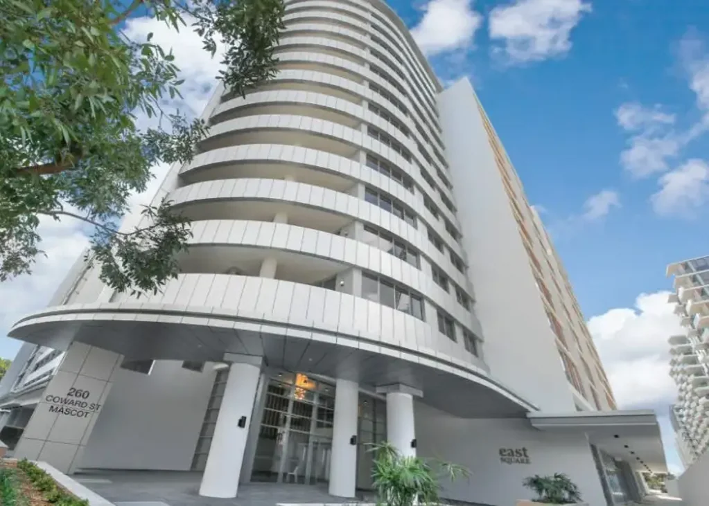 Modern Three Bedroom Apartment for Lease