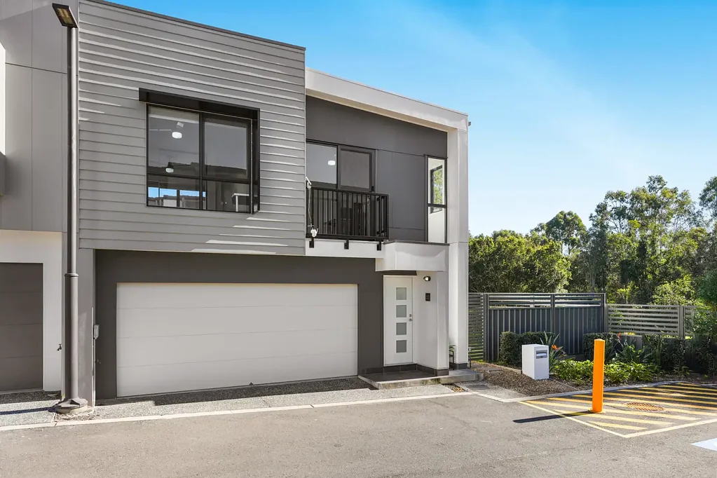 Rochedale 4房 现代公园旁生活，位于 Mansfield State High School 学区内 Modern Parkside Living in the Mansfield State High School Catchment