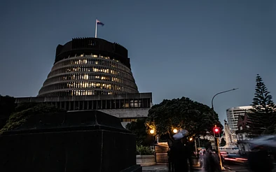 确认了！新西兰国会议员全体加薪，总理加$5万！政府“裁员潮”再引争议
