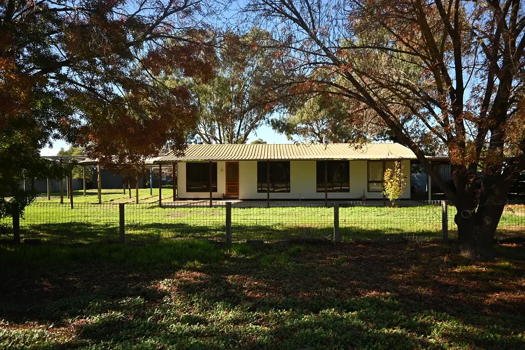 Serpentine 3房  Comfortable Country Living with Excellent Shedding