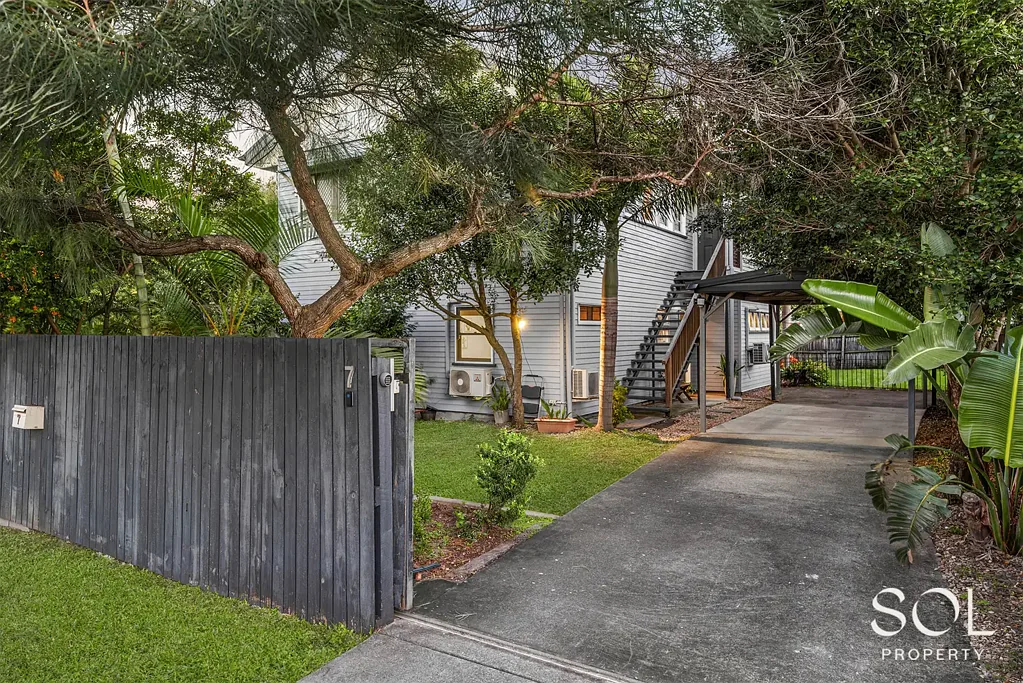 Zillmere 6chambre 2 Houses for the Price of 1!