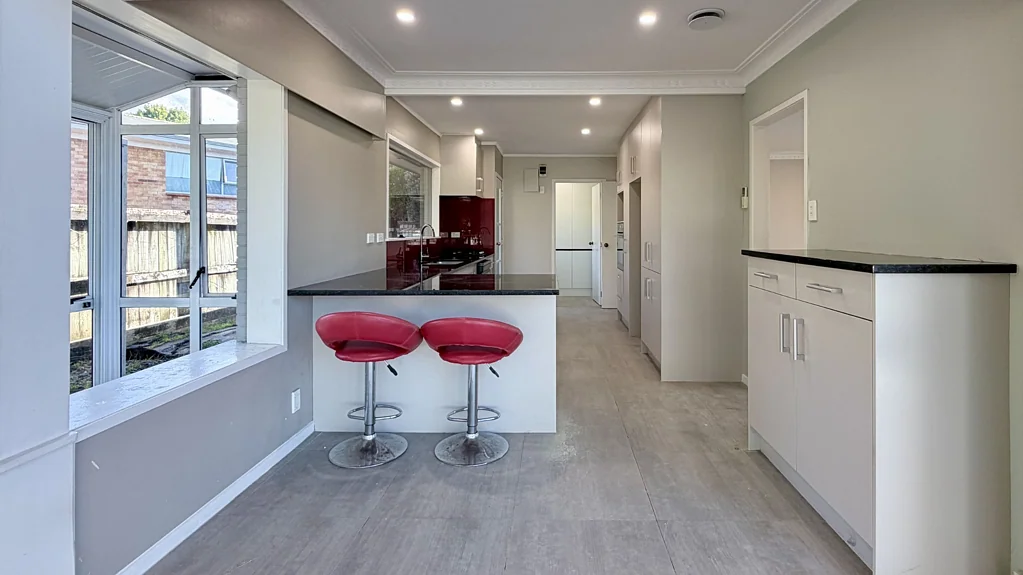 Spacious Family Home in Prime Howick Location - Pets Welcome!