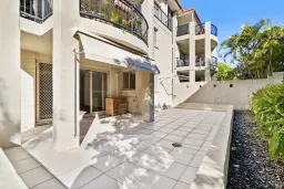 2/5-7 Tweed Street, Coolangatta