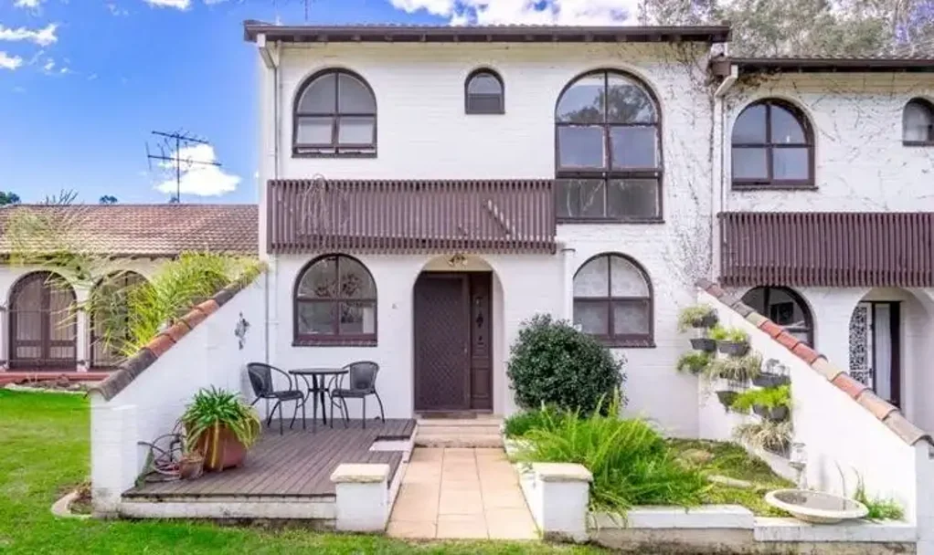 Ingleburn 3Habitaciones CHARMING TOWNHOUSE IN THE HEART OF INGLEBURN !!!