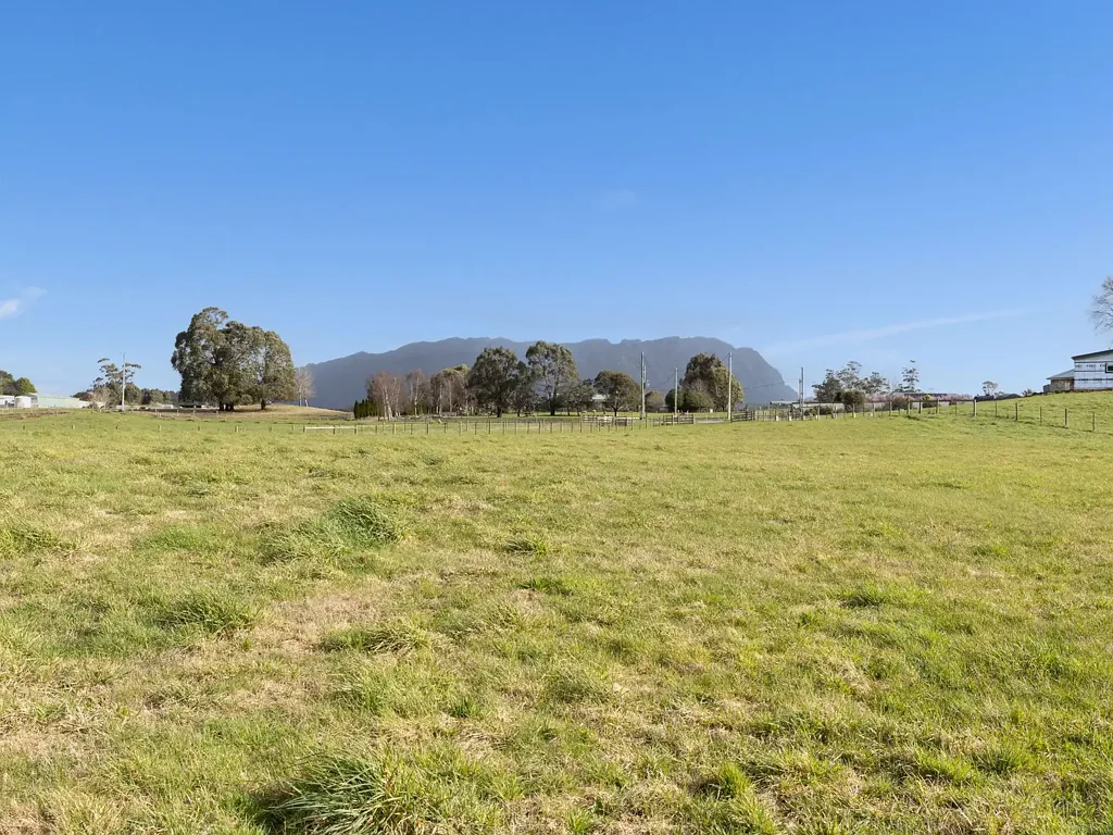 Sheffield Magnificent Lifestyle Acreage with Stunning Mt Roland Views