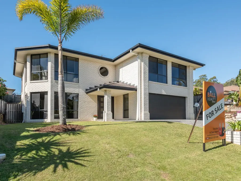 Pacific Pines 5غرفة نوم Executive Ex-Display Home Offering Exceptional Family Luxury