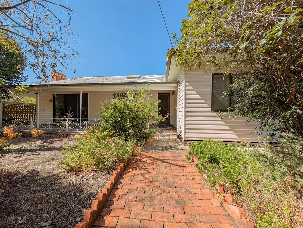 135 Wattle Avenue, Kerang, VIC 3579