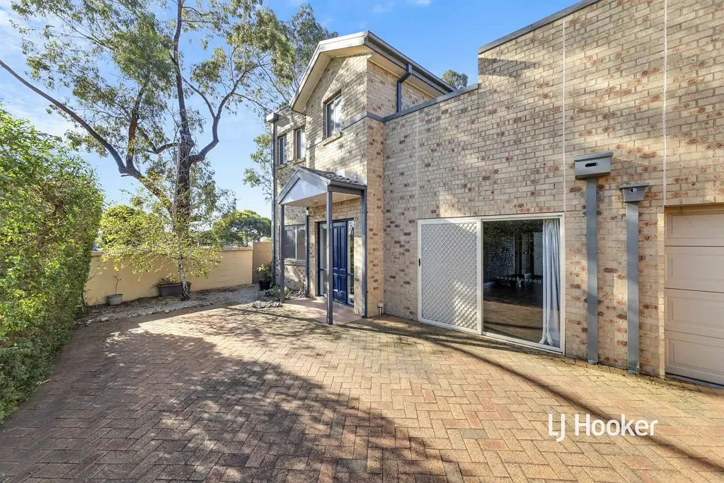 1/2 Lakeside Drive, Point Cook, VIC 3030