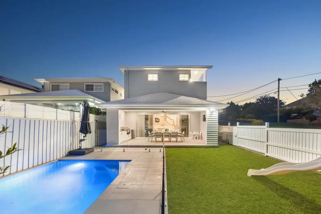 54 Raven Street, Camp Hill, QLD 4152