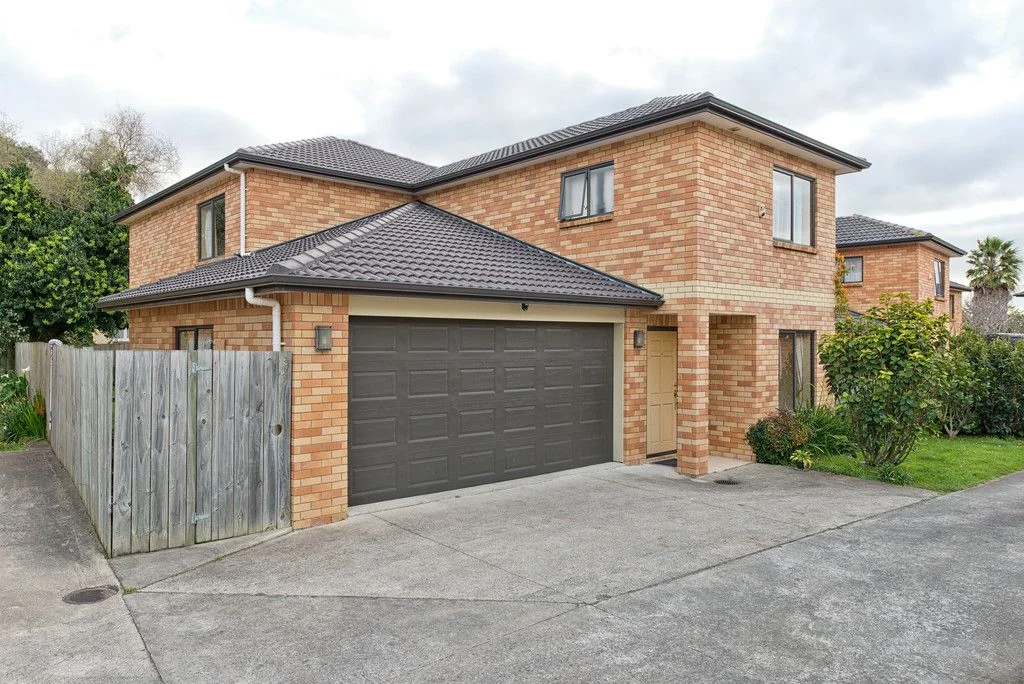 Spacious 6-Bedroom Family Home - Furnished